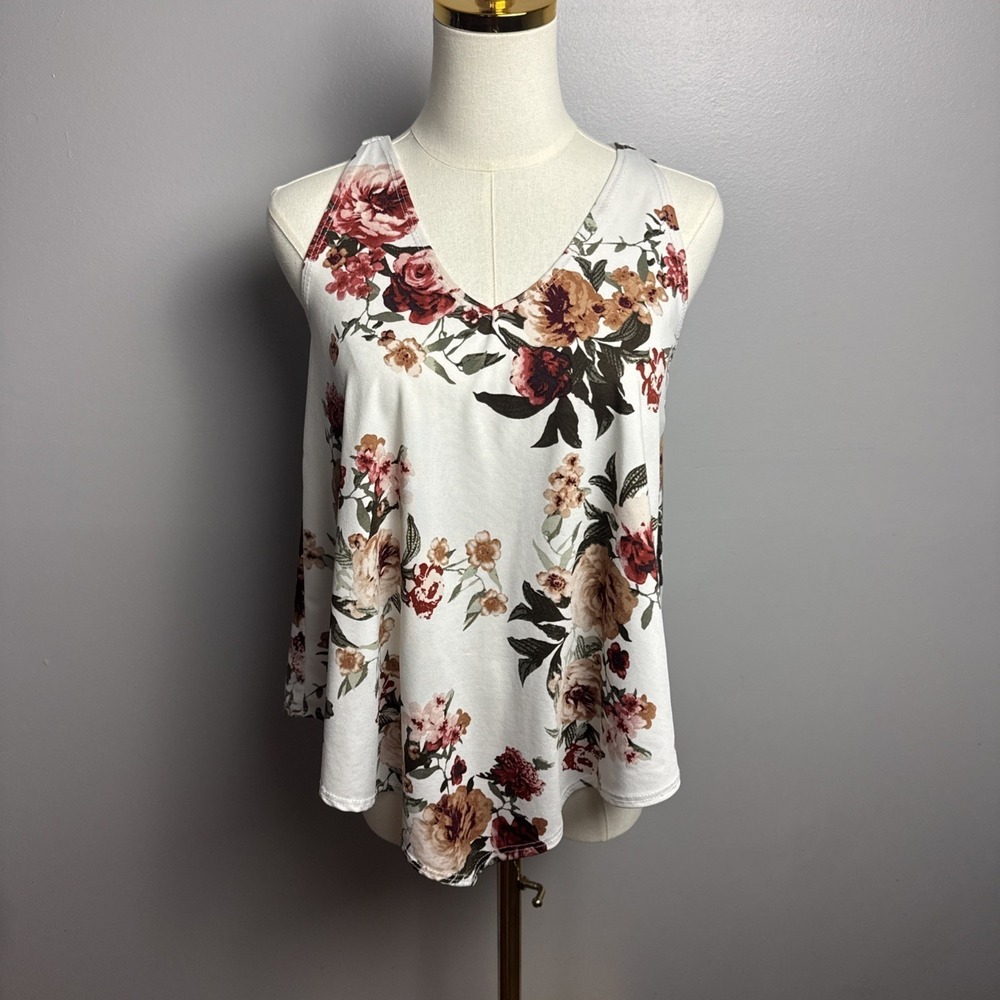 First Love Women's White Floral Tank Top Flowing Asymmetrical Hem Med.